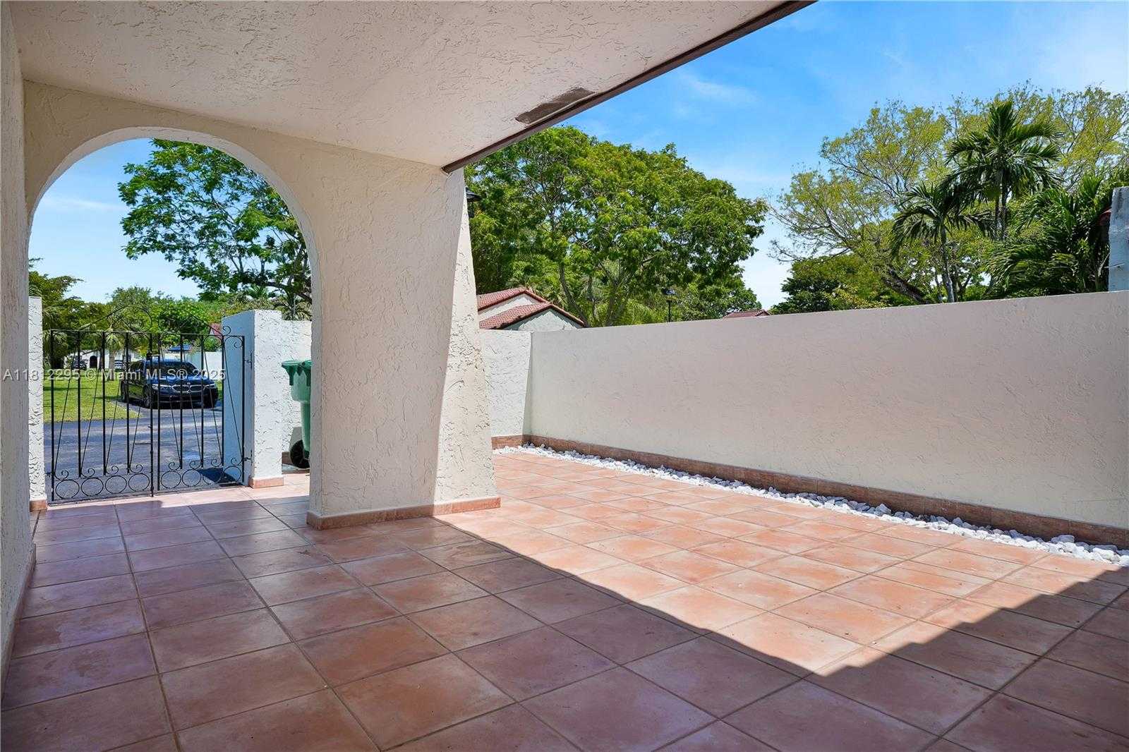 Small Image of 11054 SOUTH WEST 136TH CT, Miami Number 26