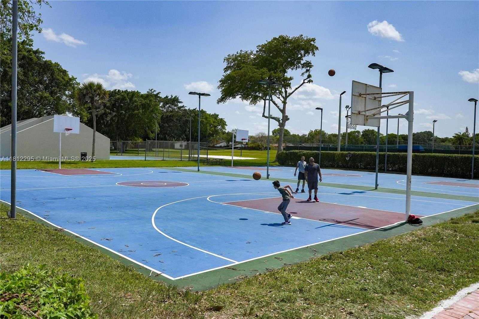 Small Image of 11054 SOUTH WEST 136TH CT, Miami Number 34