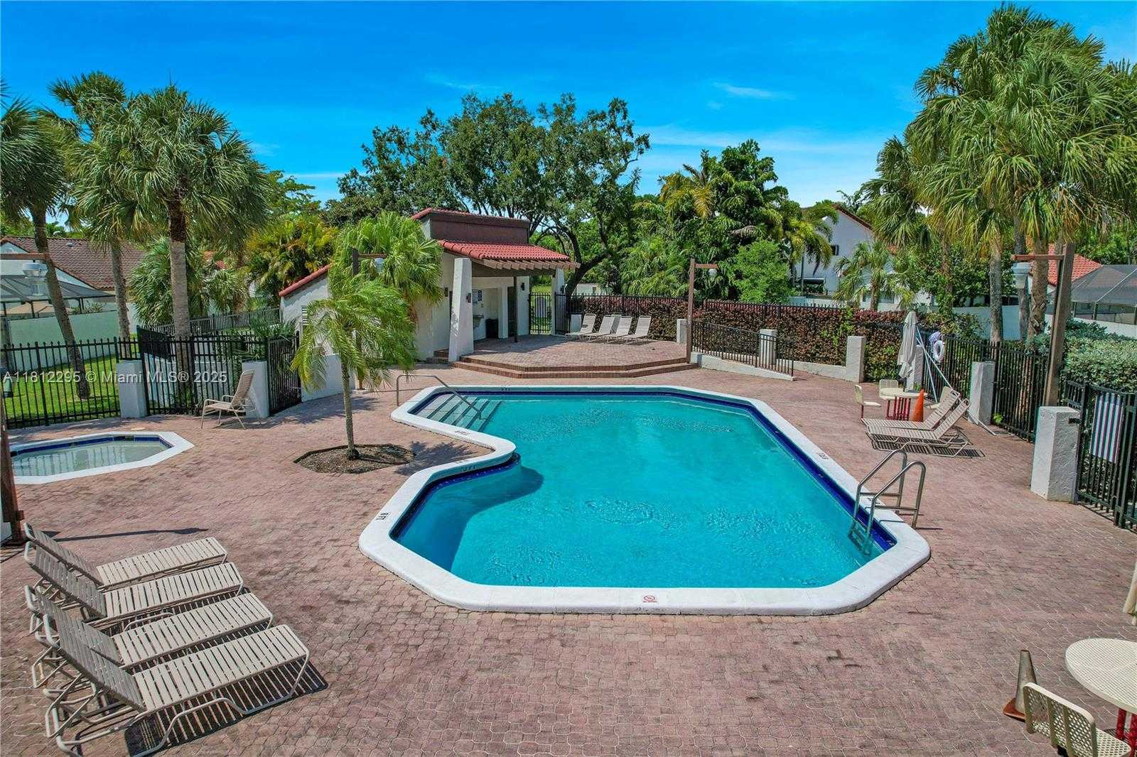 Small Image of 11054 SOUTH WEST 136TH CT, Miami Number 40
