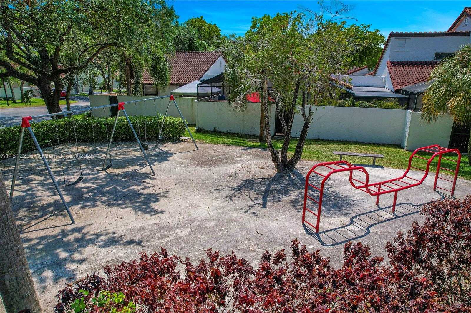 Small Image of 11054 SOUTH WEST 136TH CT, Miami Number 41