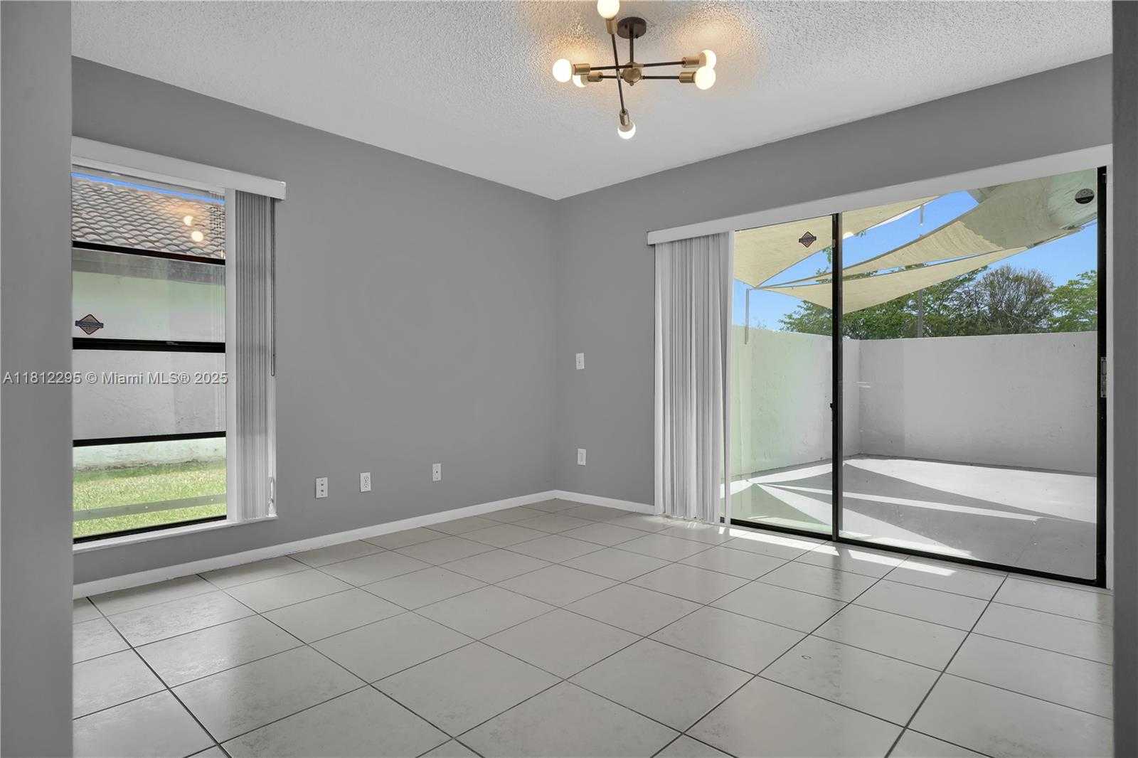 Small Image of 11054 SOUTH WEST 136TH CT, Miami Number 7