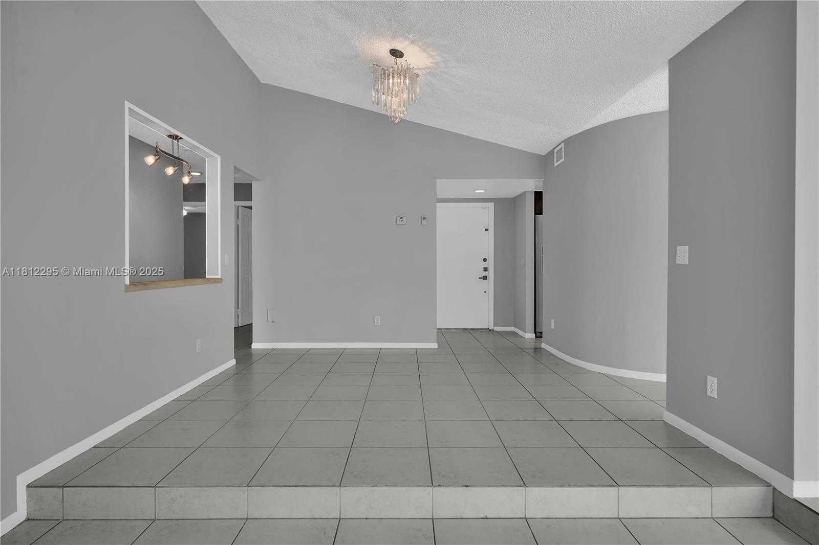 Small Image of 11054 SOUTH WEST 136TH CT, Miami Number 8