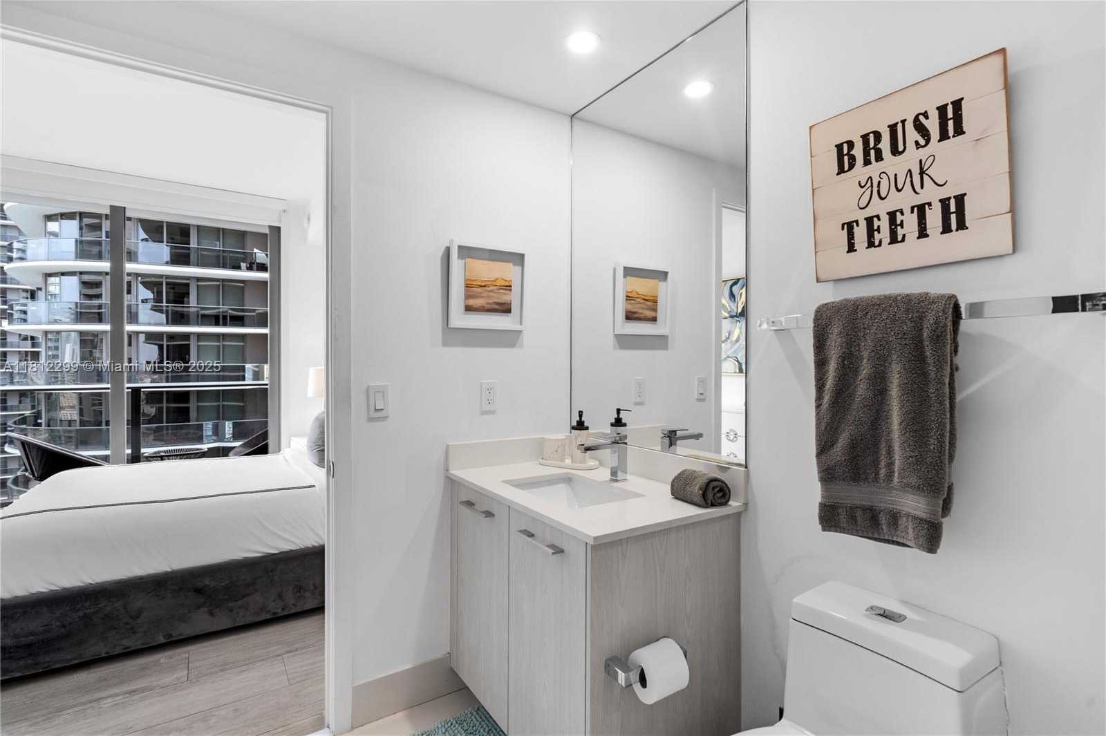 Small Image of 55 SOUTH WEST 9TH ST #3501, Miami Number 20