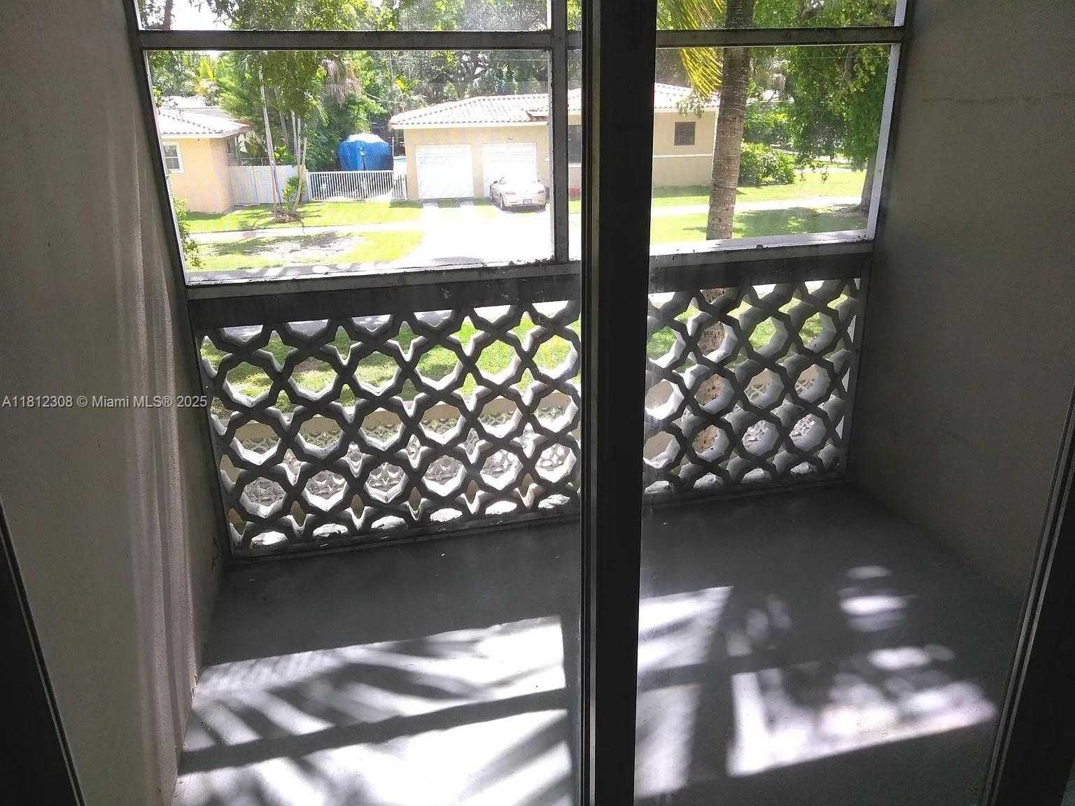 Small Image of 6580 SANTONA ST #A22, Coral Gables Number 10