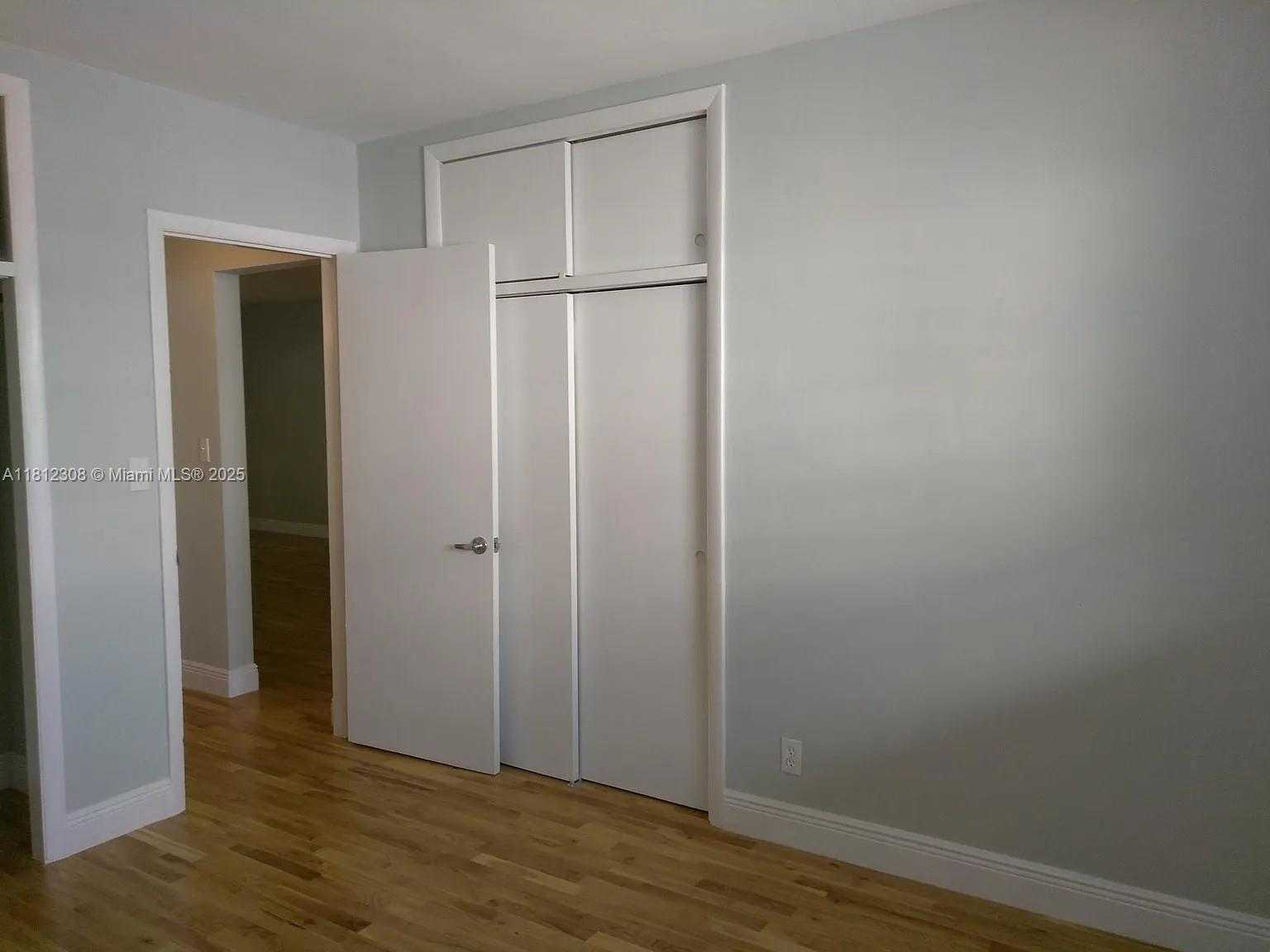 Small Image of 6580 SANTONA ST #A22, Coral Gables Number 12