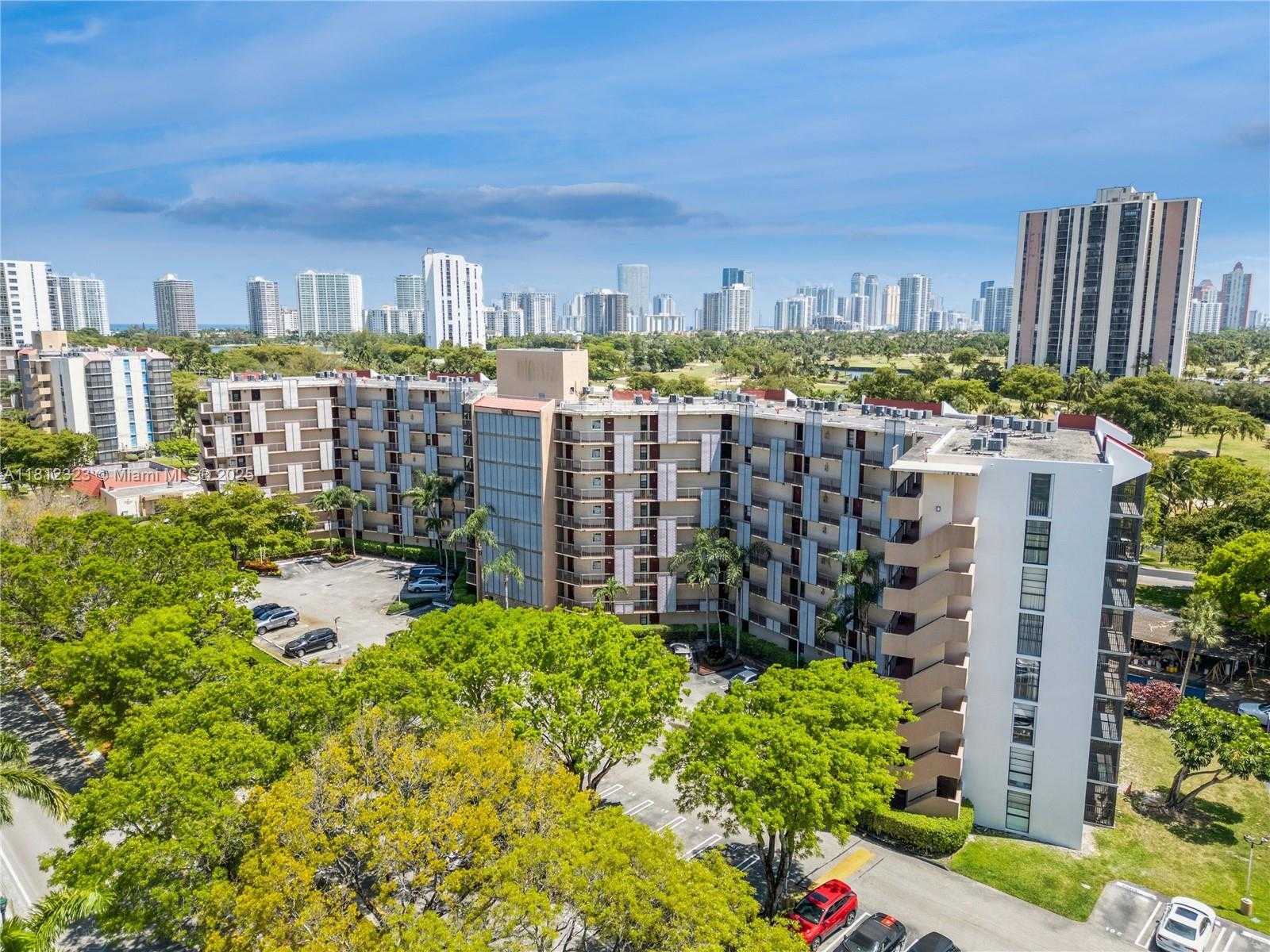 Small Image of 3101 NORTH COUNTRY CLUB DR #102, Aventura Number 19