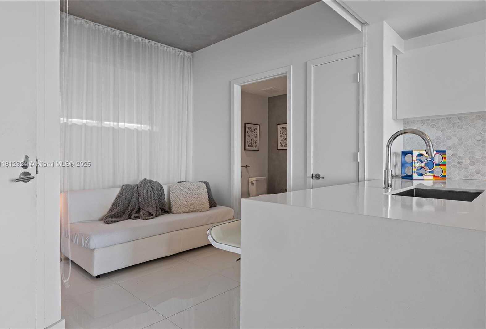 Small Image of 2900 NORTH EAST 7TH AVE #4205, Miami Number 16