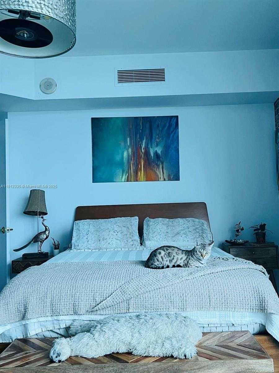 Small Image of 350 SOUTH MIAMI AVE #3514, Miami Number 7