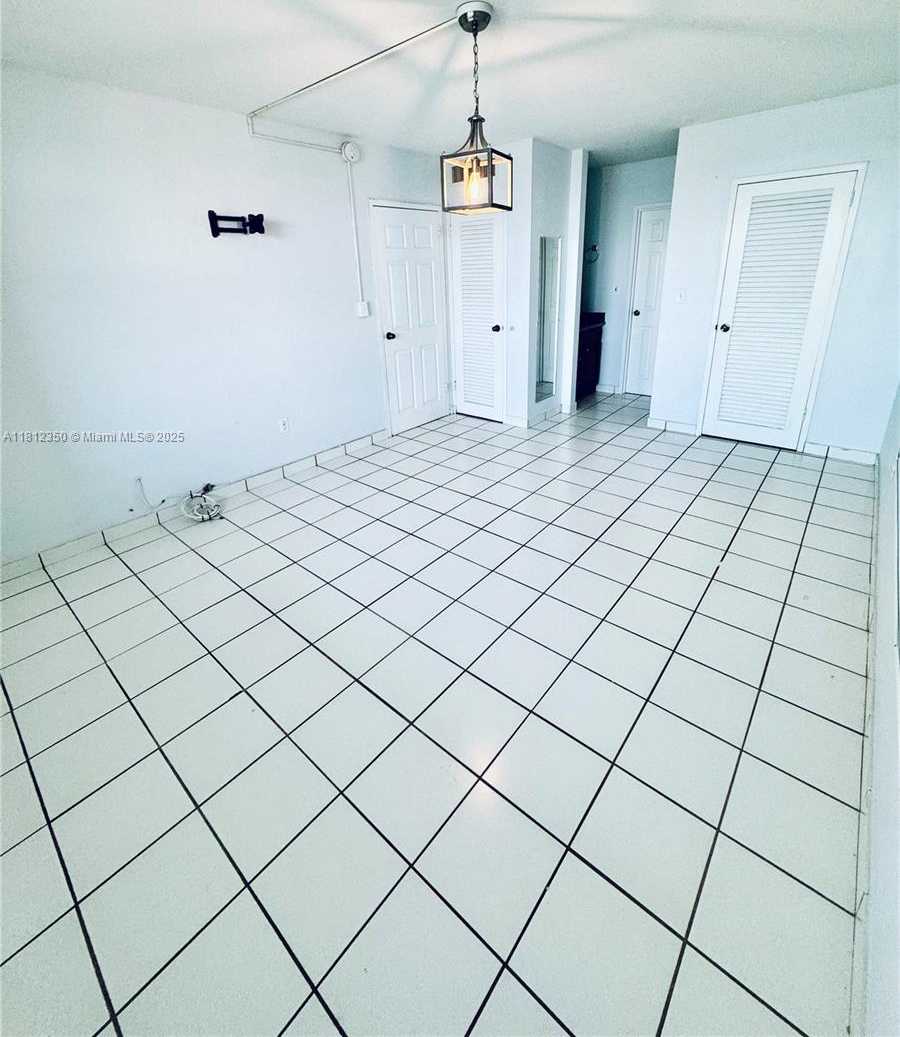 Small Image of 2899 COLLINS AVE #1447, Miami Beach Number 15