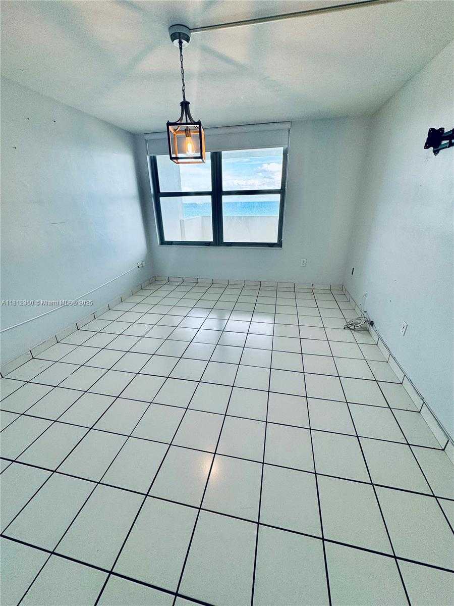 Small Image of 2899 COLLINS AVE #1447, Miami Beach Number 16