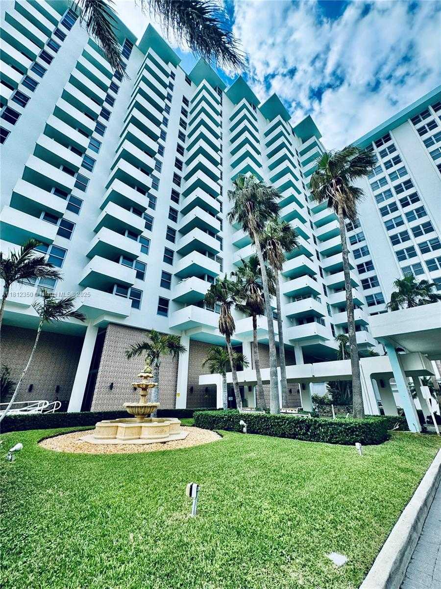 Small Image of 2899 COLLINS AVE #1447, Miami Beach Number 19