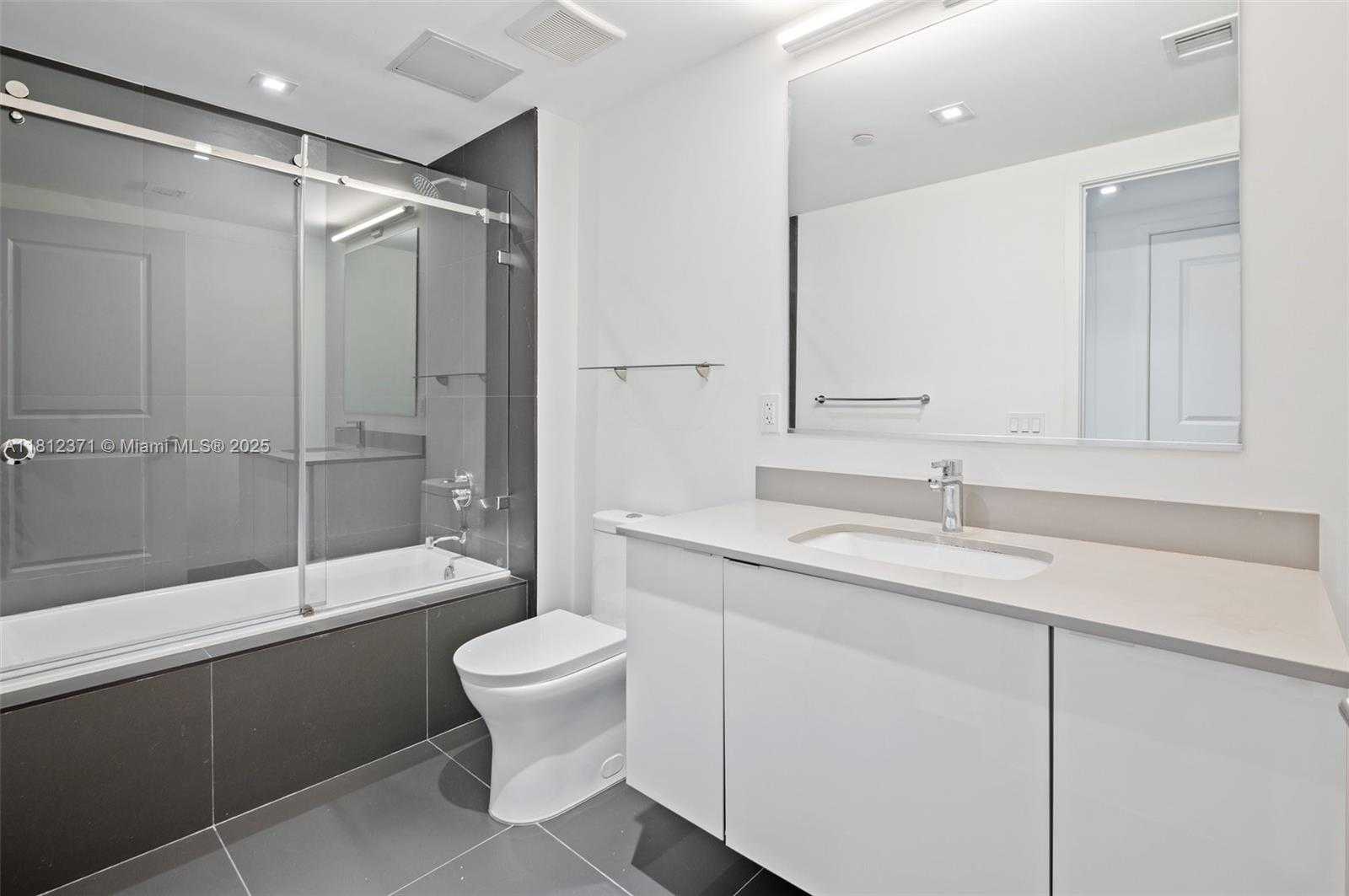 Small Image of 1600 NORTH EAST 1ST AVE #2420, Miami Number 21