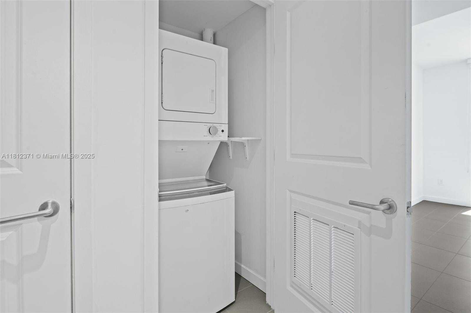Small Image of 1600 NORTH EAST 1ST AVE #2420, Miami Number 22