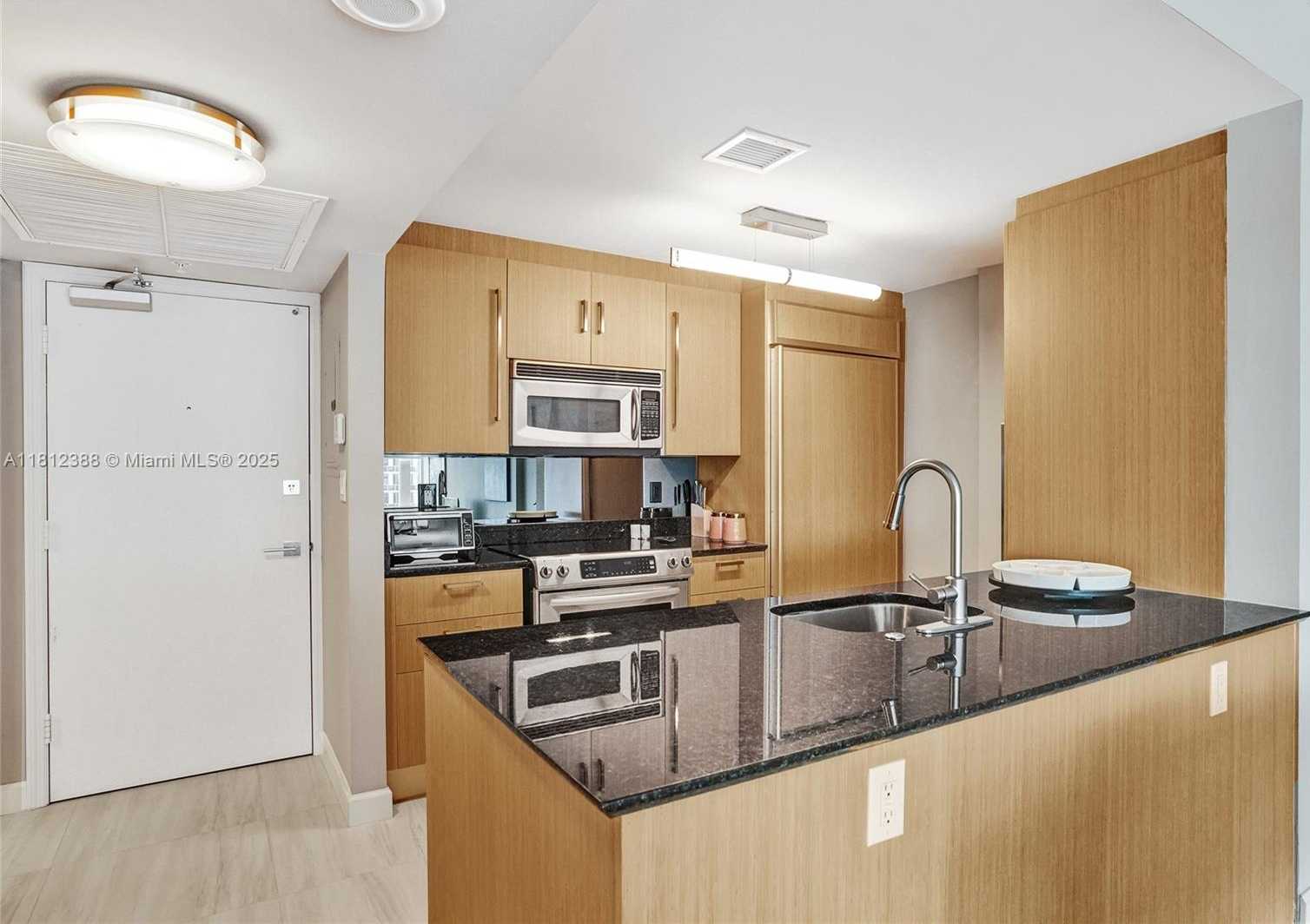 Small Image of 10275 COLLINS AVE #1116, Bal Harbour Number 4