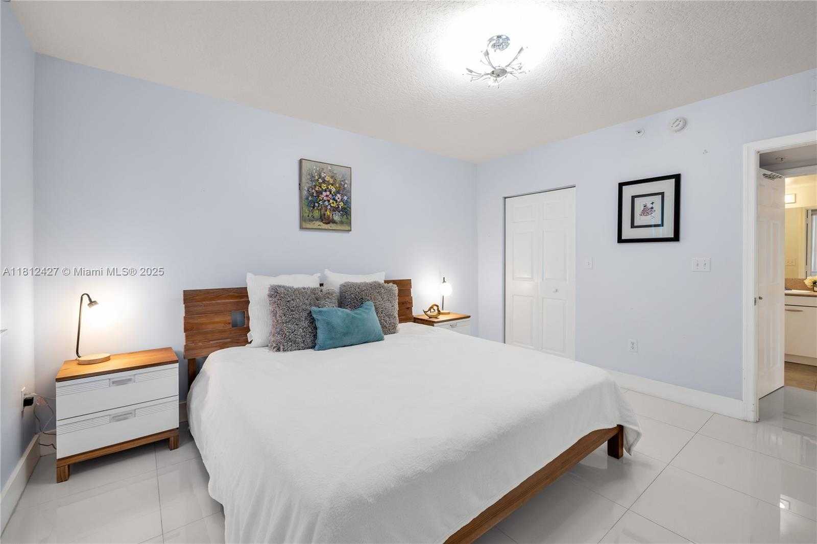 Small Image of 2080 SOUTH OCEAN DR #202, Hallandale Beach Number 14