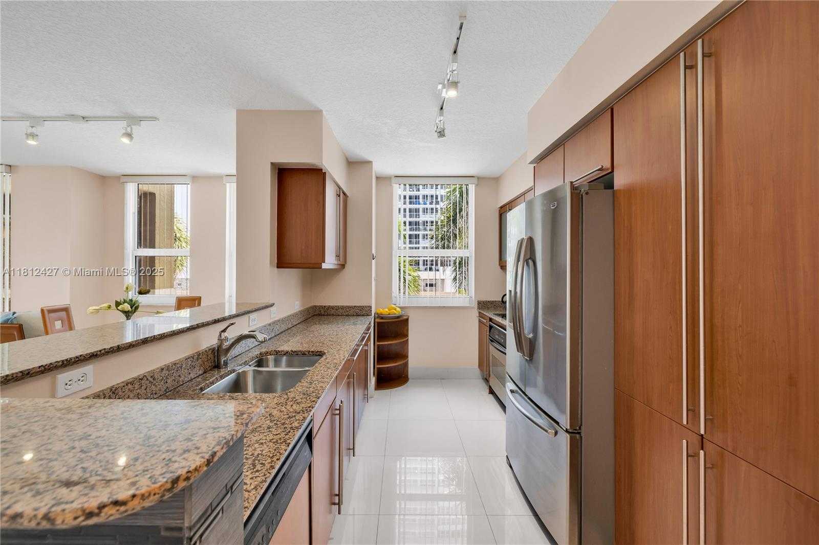 Small Image of 2080 SOUTH OCEAN DR #202, Hallandale Beach Number 5