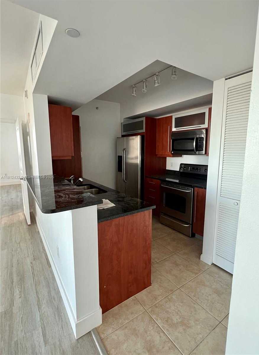 Small Image of 7350 #1211S, Miami Number 10