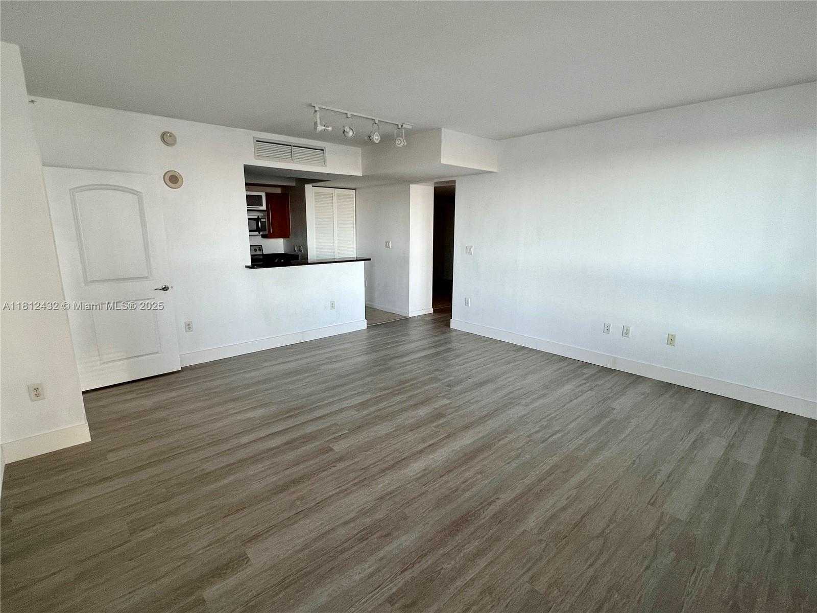 Small Image of 7350 #1211S, Miami Number 13