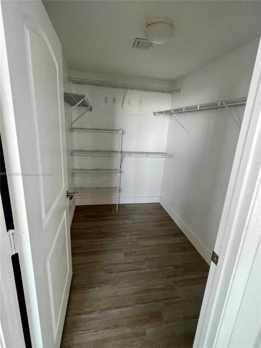 Small Image of 7350 #1211S, Miami Number 14