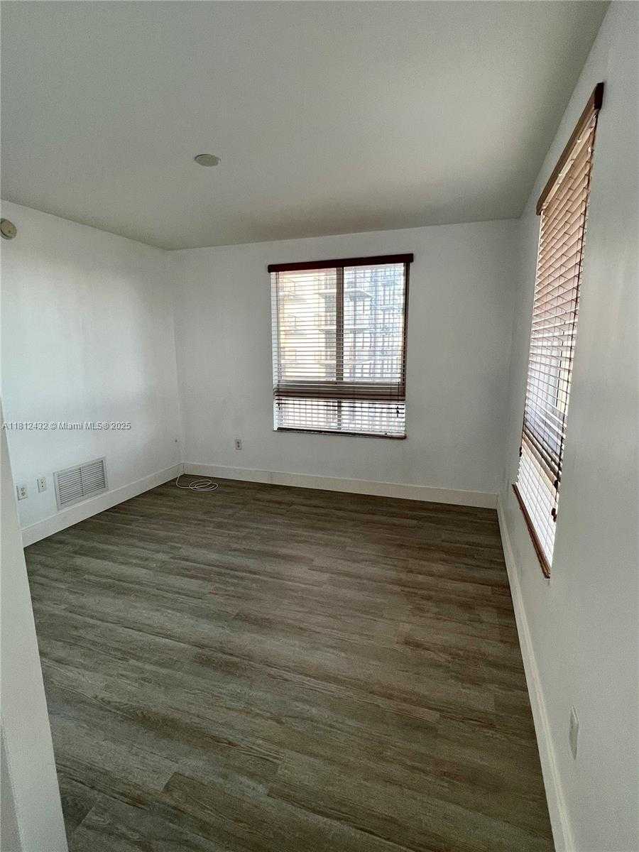 Small Image of 7350 #1211S, Miami Number 17