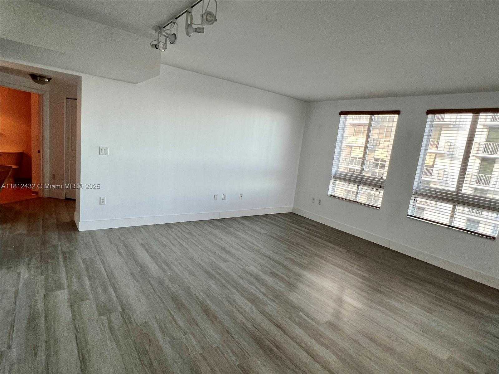 Small Image of 7350 #1211S, Miami Number 18