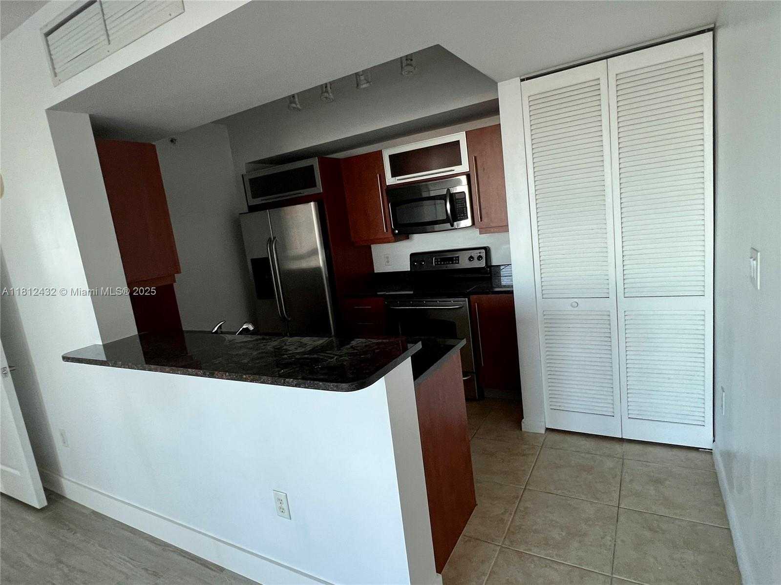 Small Image of 7350 #1211S, Miami Number 9