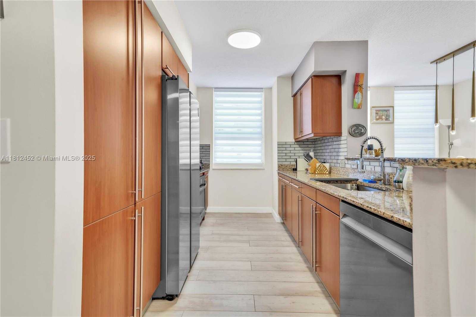 Small Image of 2080 SOUTH OCEAN DR #301, Hallandale Beach Number 5