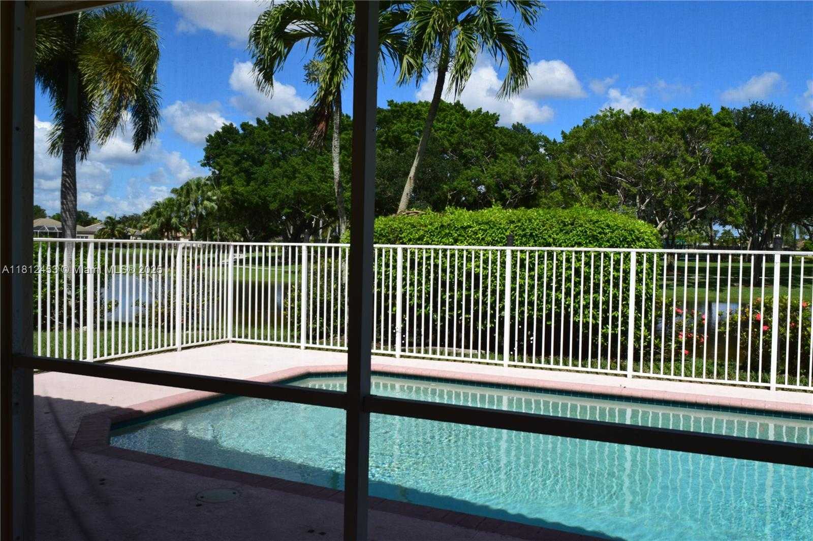 Small Image of 991 CRESTVIEW CIR, Weston Number 10