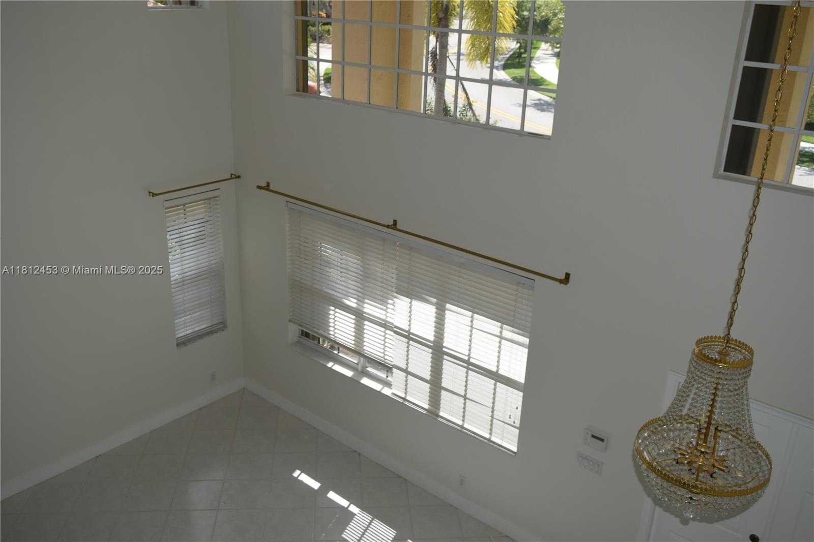 Small Image of 991 CRESTVIEW CIR, Weston Number 12