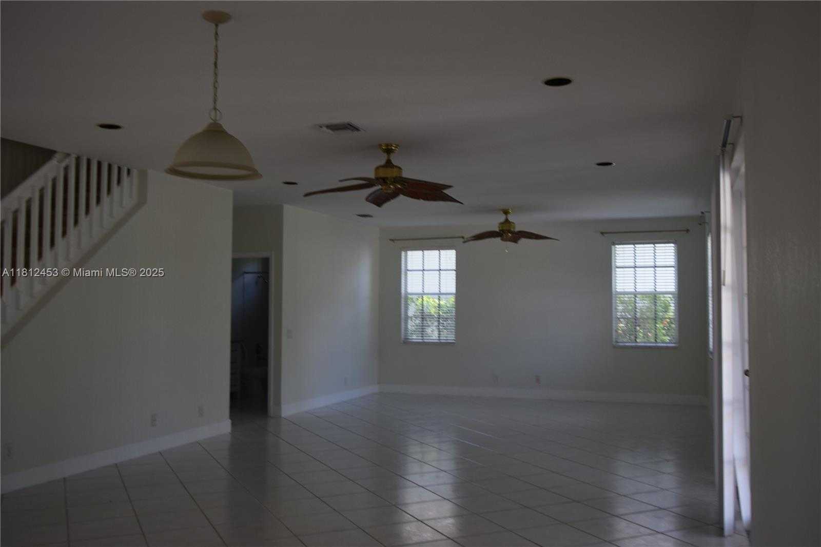 Small Image of 991 CRESTVIEW CIR, Weston Number 21