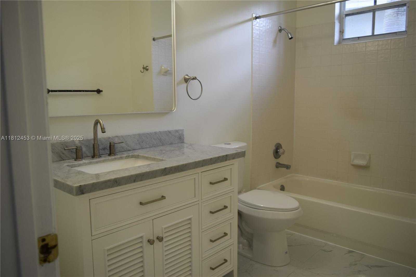 Small Image of 991 CRESTVIEW CIR, Weston Number 22