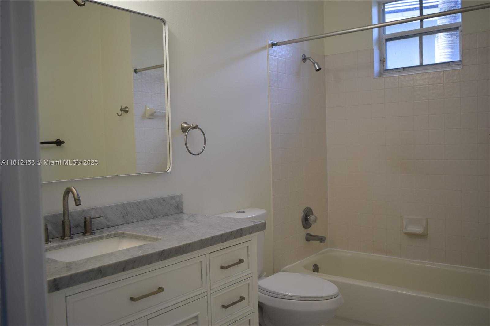 Small Image of 991 CRESTVIEW CIR, Weston Number 23
