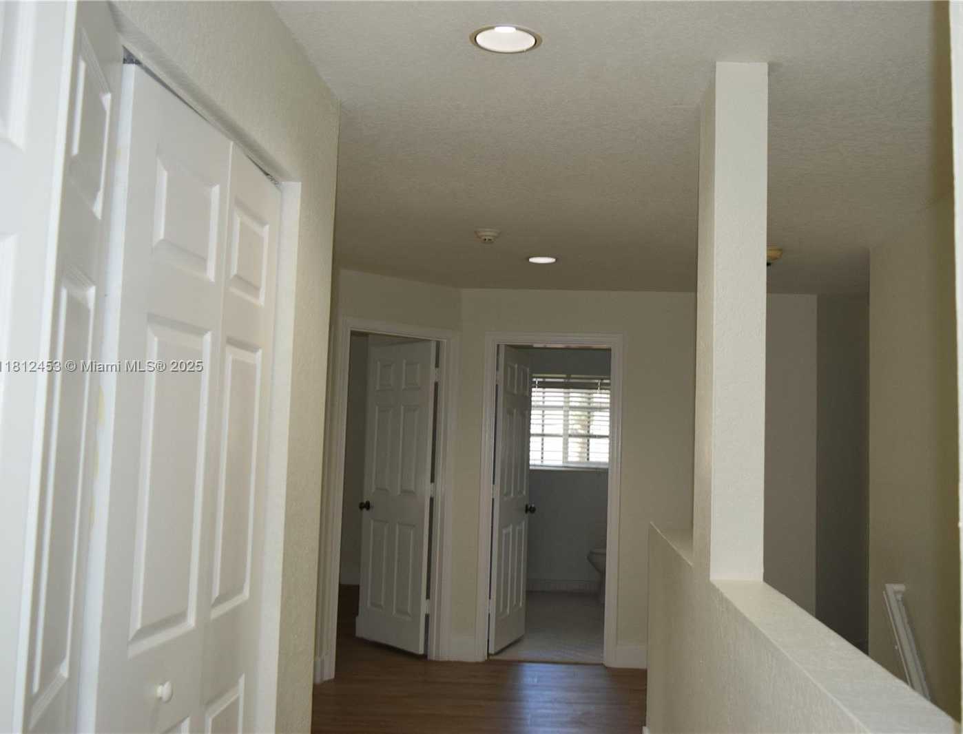 Small Image of 991 CRESTVIEW CIR, Weston Number 24