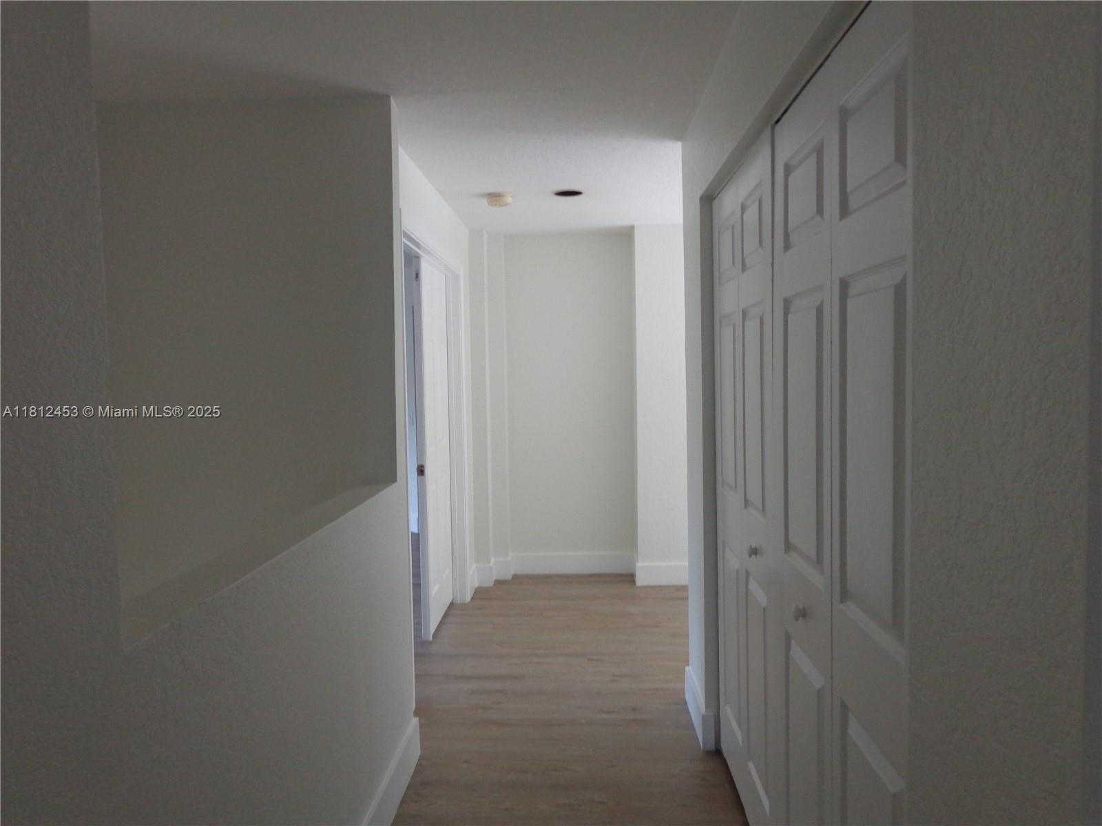 Small Image of 991 CRESTVIEW CIR, Weston Number 25