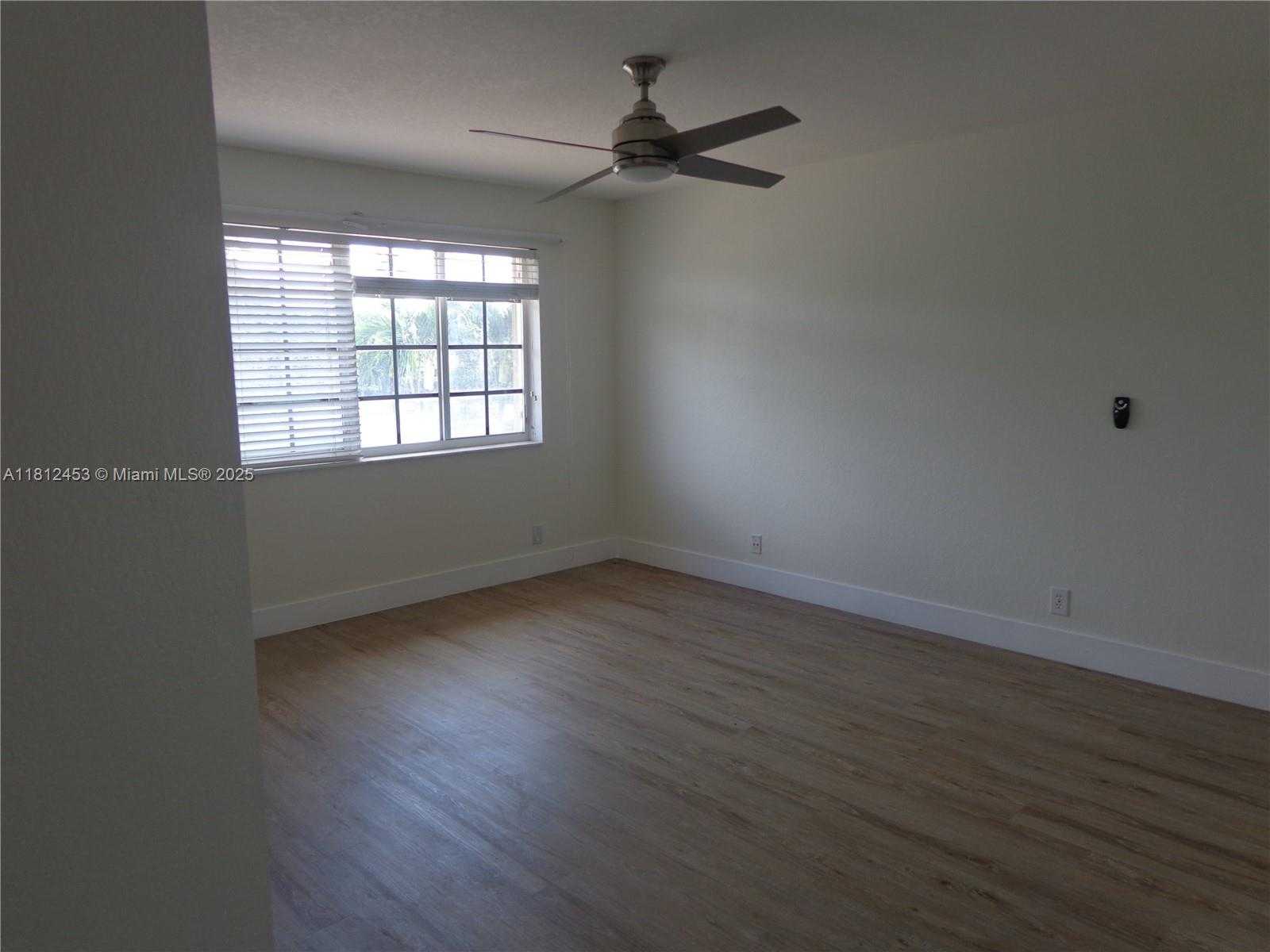 Small Image of 991 CRESTVIEW CIR, Weston Number 32