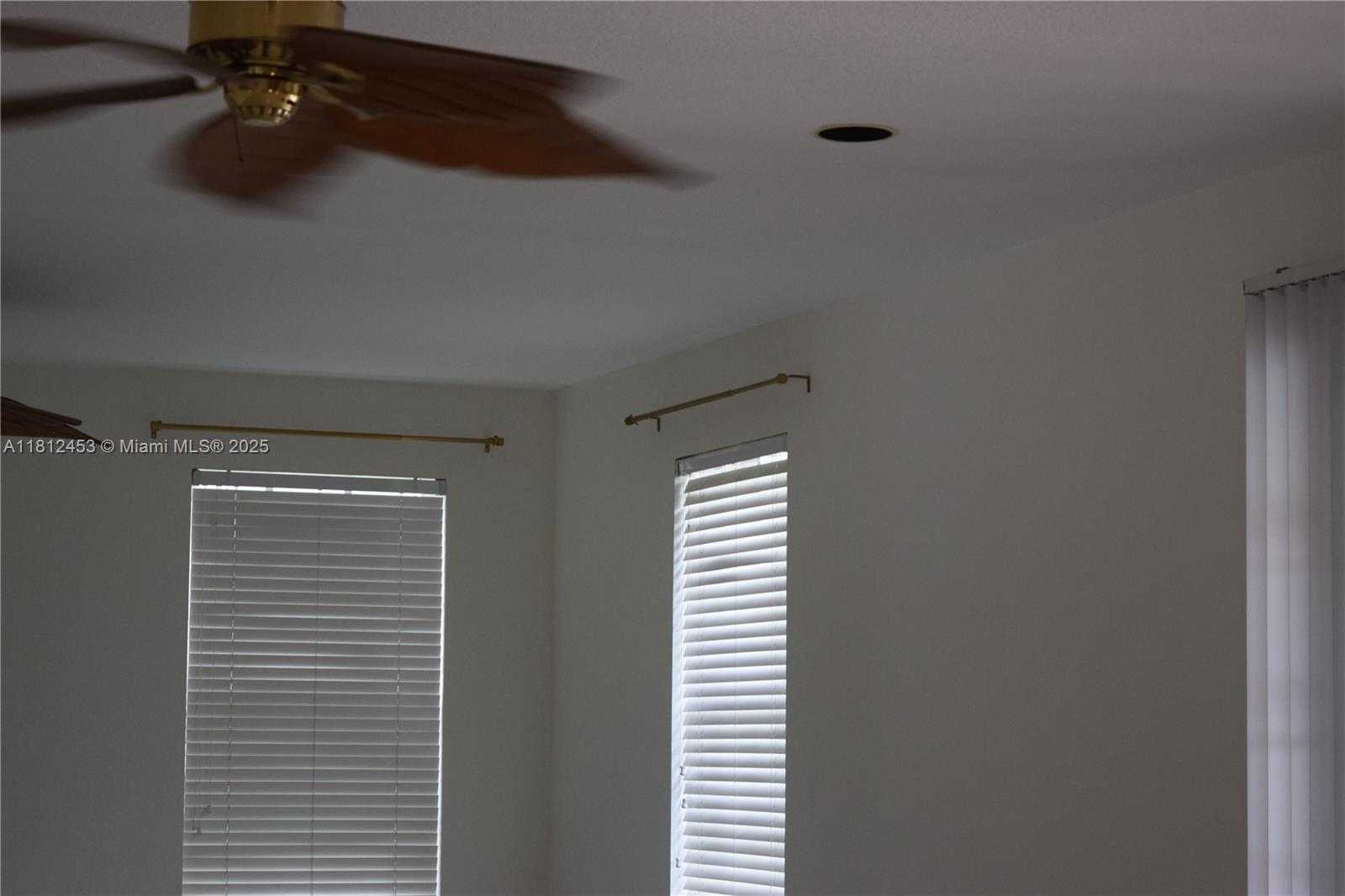 Small Image of 991 CRESTVIEW CIR, Weston Number 33
