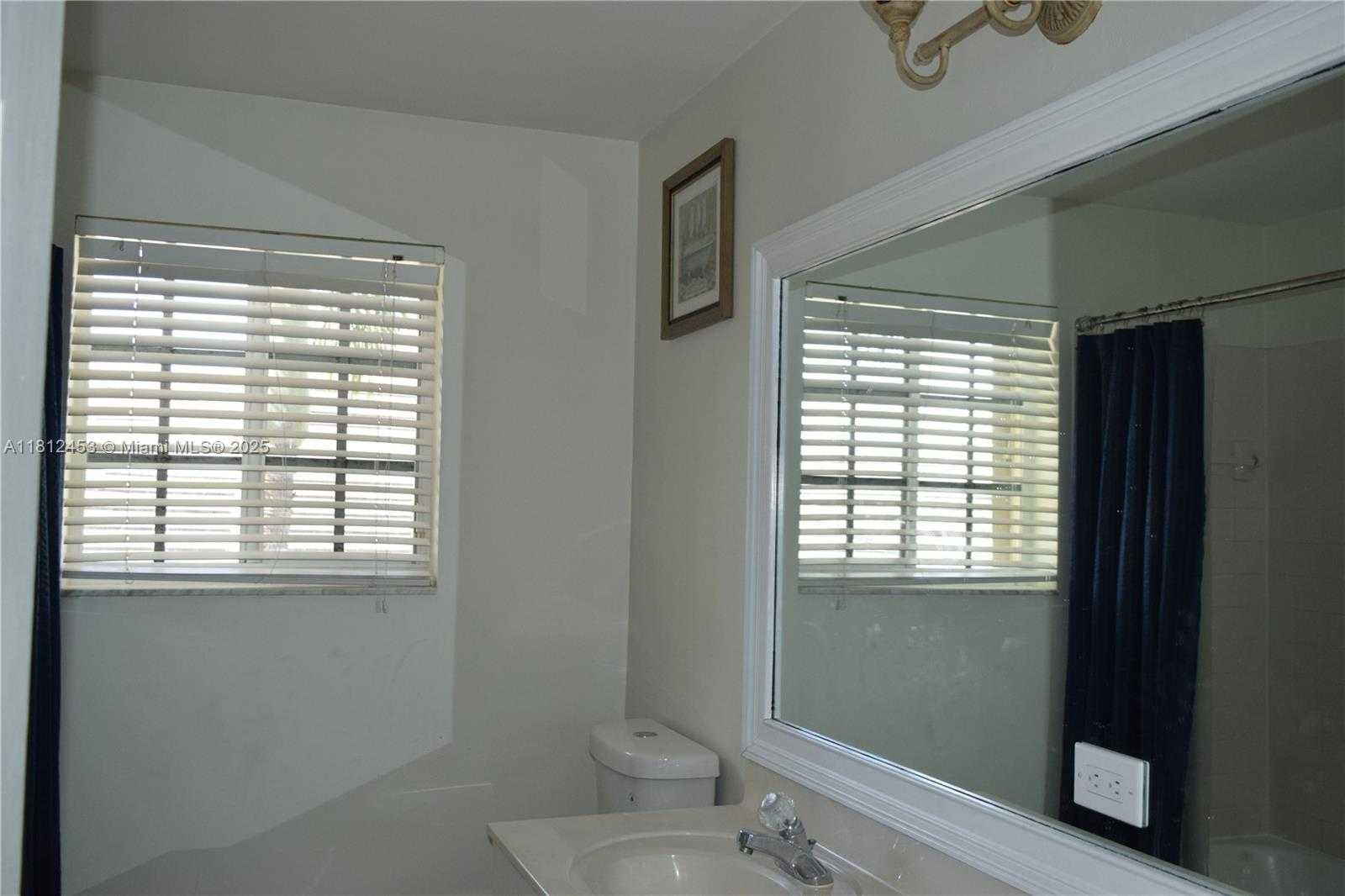 Small Image of 991 CRESTVIEW CIR, Weston Number 37