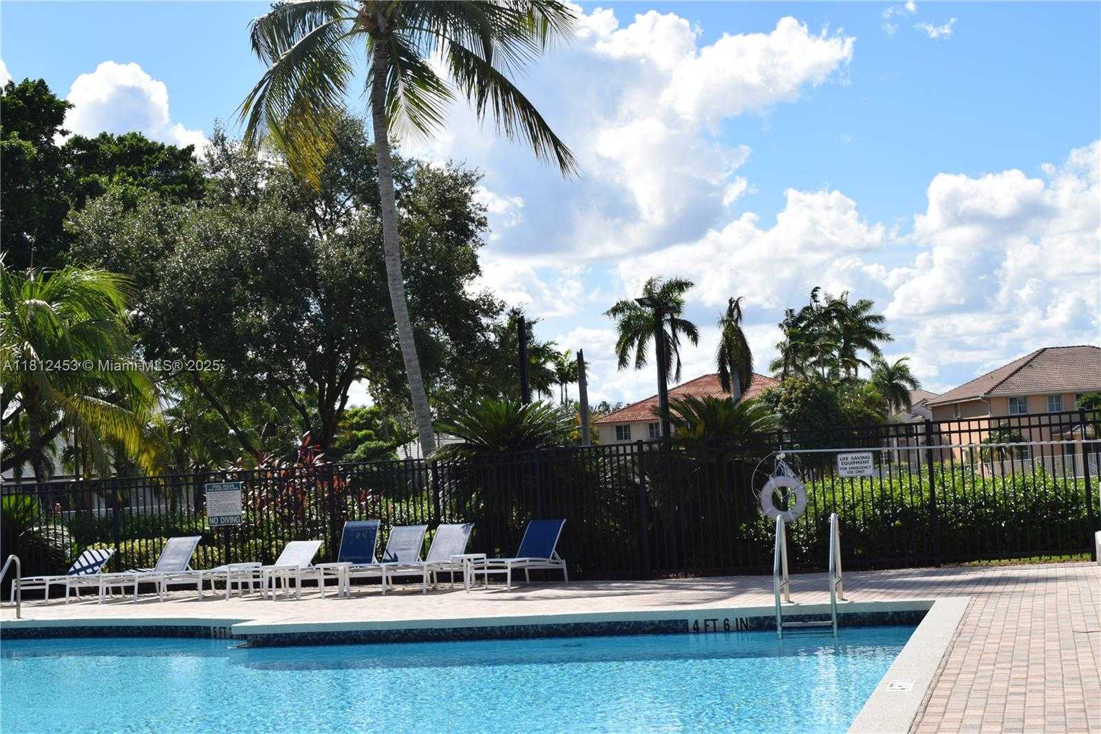 Small Image of 991 CRESTVIEW CIR, Weston Number 52