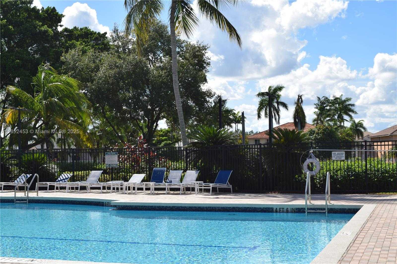 Small Image of 991 CRESTVIEW CIR, Weston Number 53