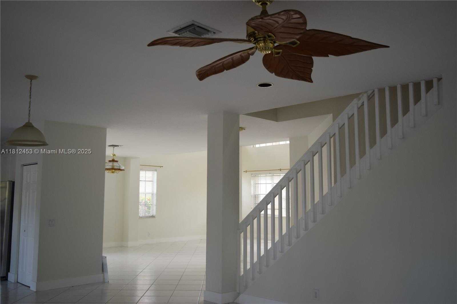 Small Image of 991 CRESTVIEW CIR, Weston Number 6