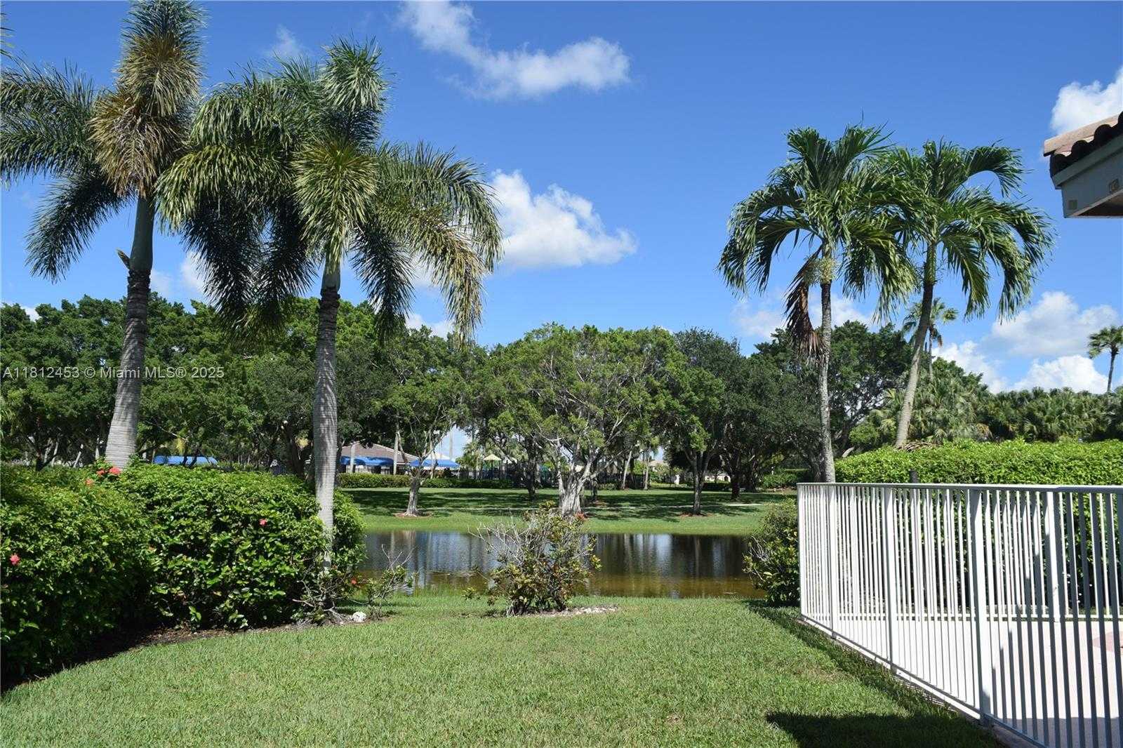 Small Image of 991 CRESTVIEW CIR, Weston Number 7