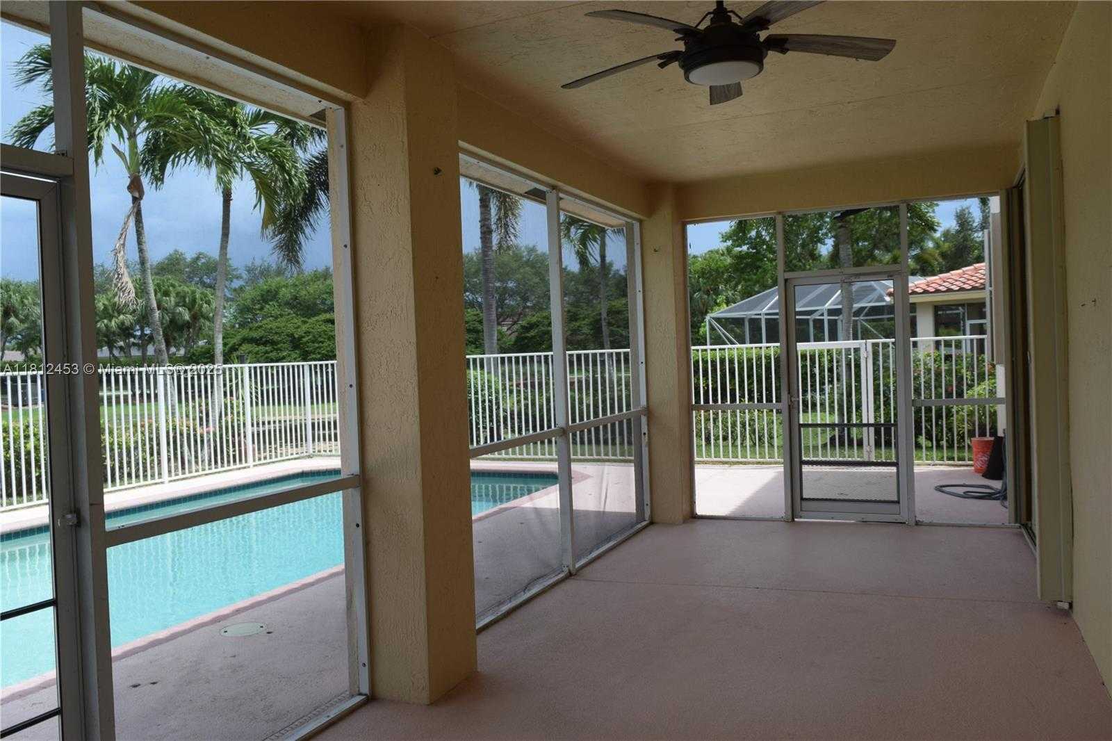 Small Image of 991 CRESTVIEW CIR, Weston Number 8