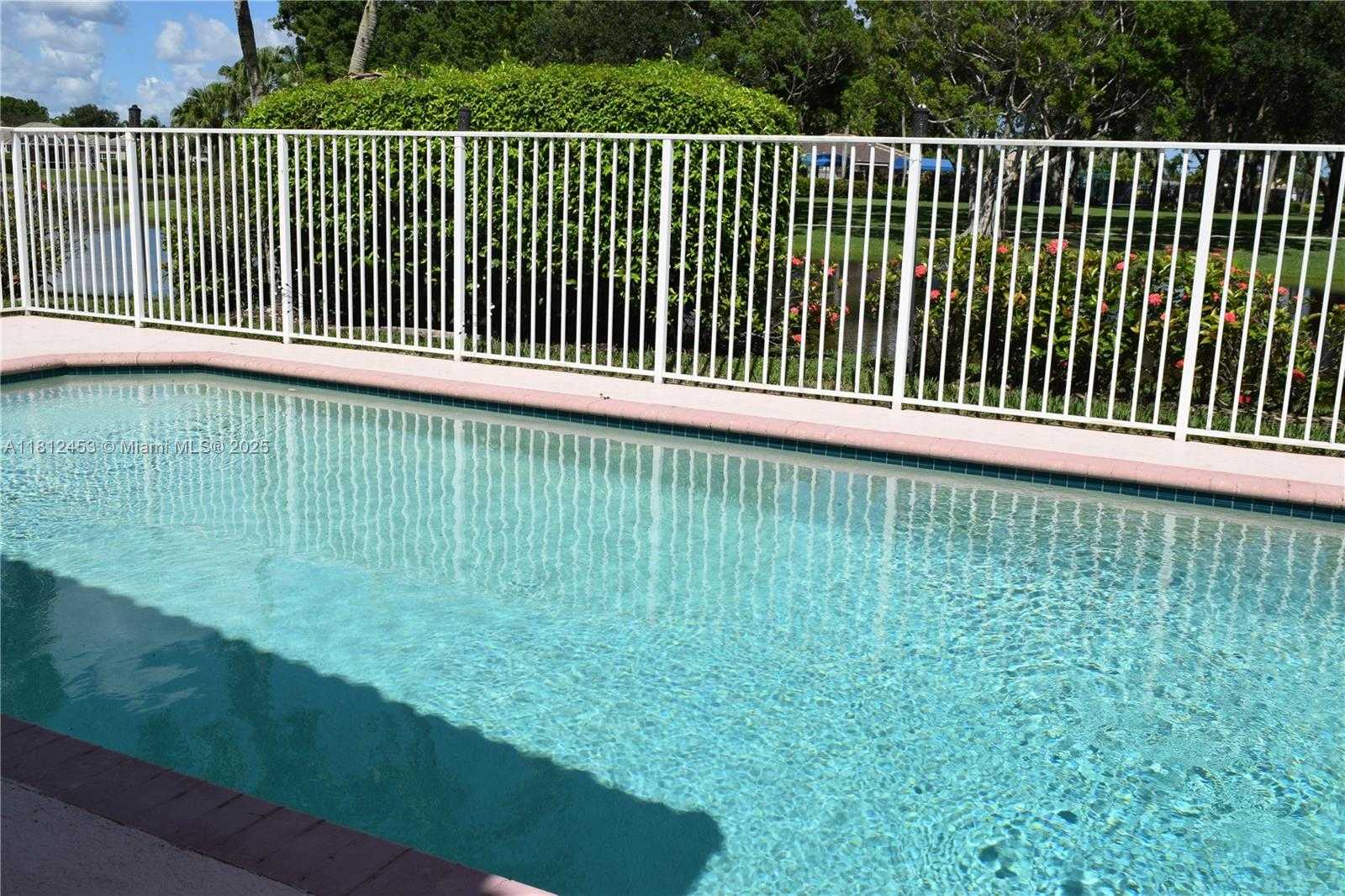 Small Image of 991 CRESTVIEW CIR, Weston Number 9