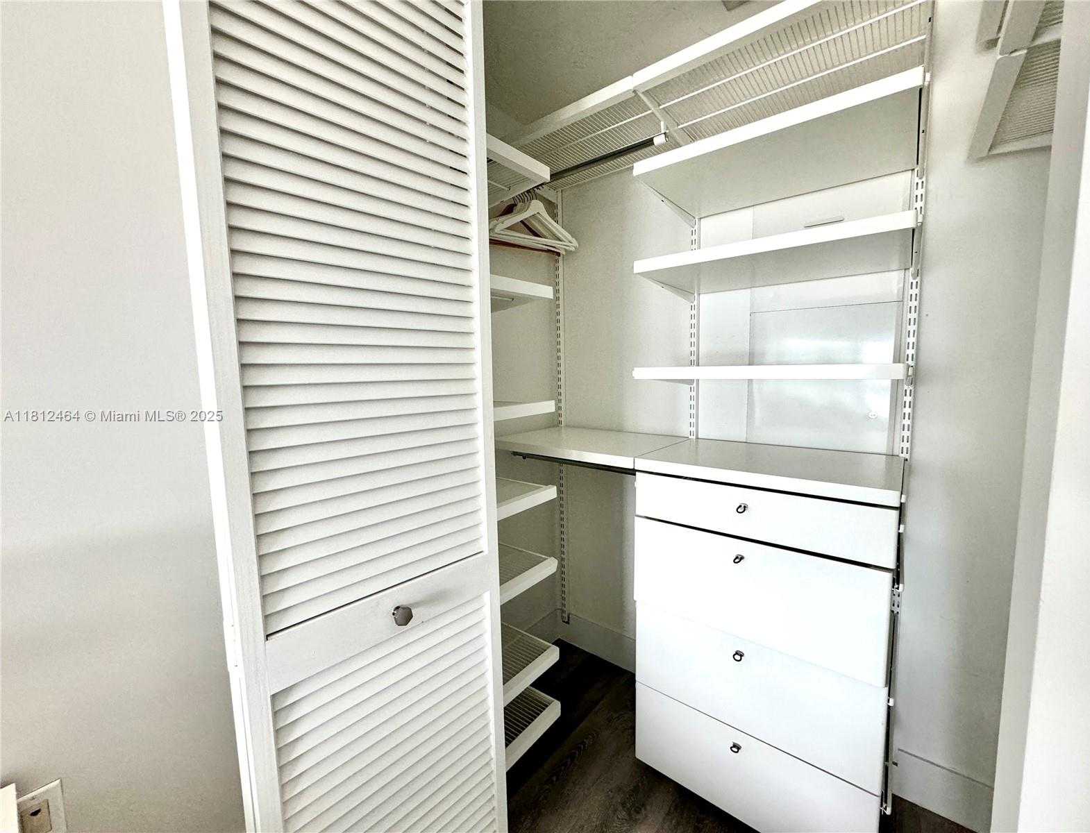 Small Image of 951 BRICKELL AVE #2409, Miami Number 10