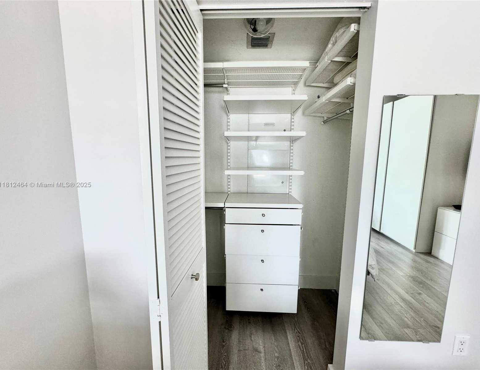Small Image of 951 BRICKELL AVE #2409, Miami Number 11