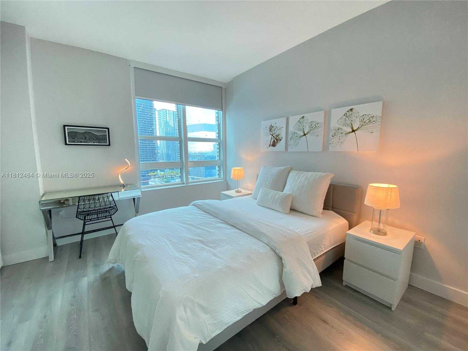 Small Image of 951 BRICKELL AVE #2409, Miami Number 7