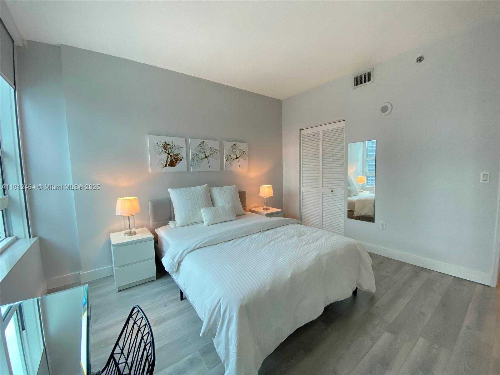 Small Image of 951 BRICKELL AVE #2409, Miami Number 8