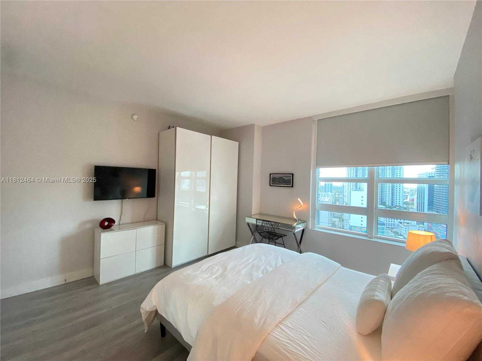 Small Image of 951 BRICKELL AVE #2409, Miami Number 9