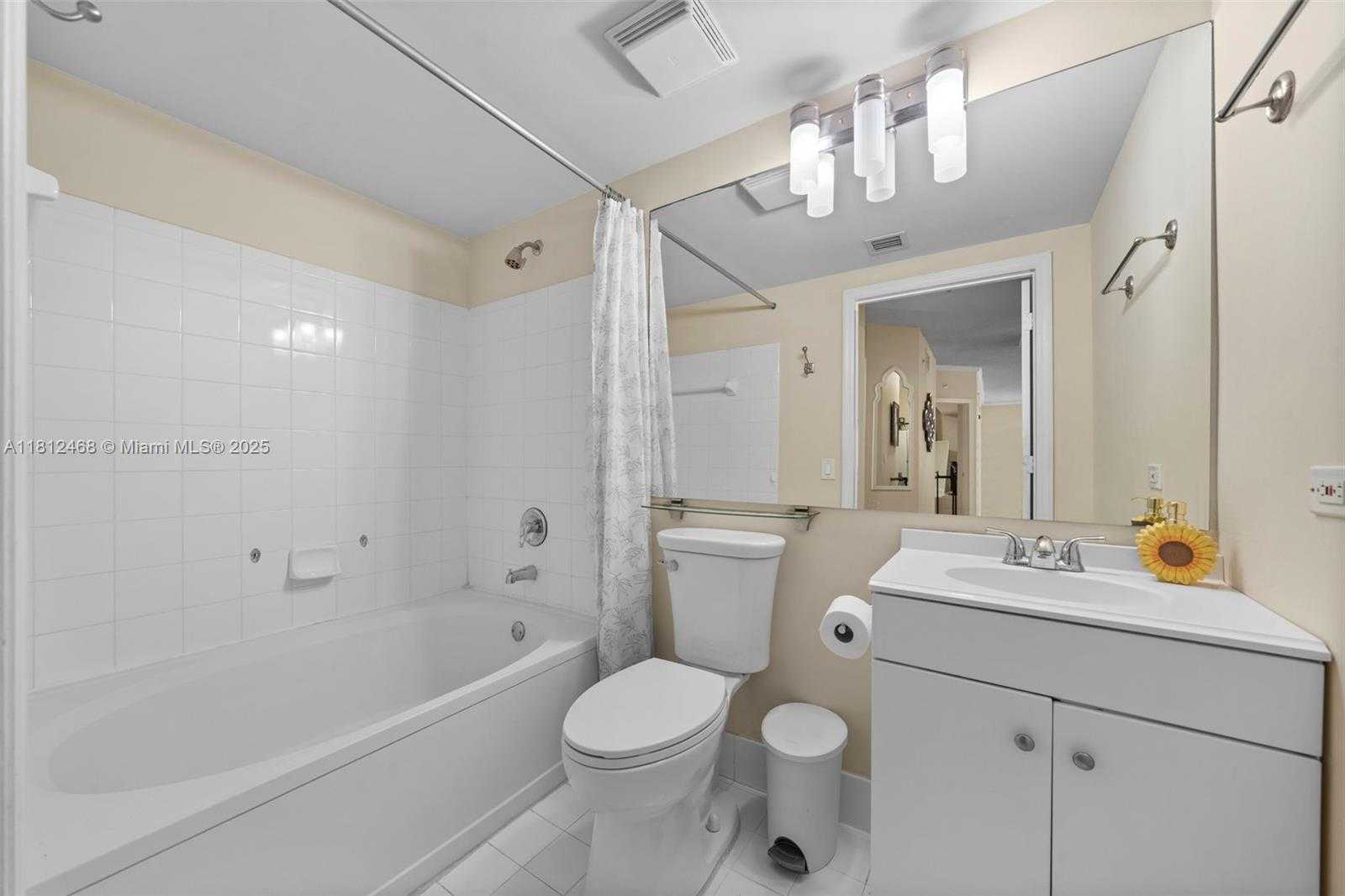 Small Image of 17125 NORTH BAY RD #3312, Sunny Isles Beach Number 12