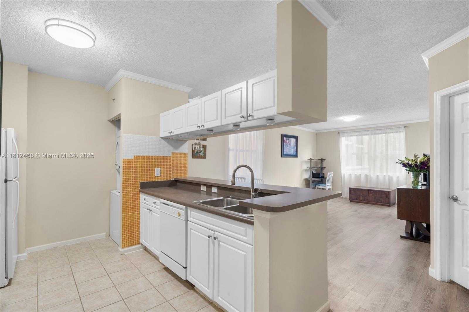 Small Image of 17125 NORTH BAY RD #3312, Sunny Isles Beach Number 13